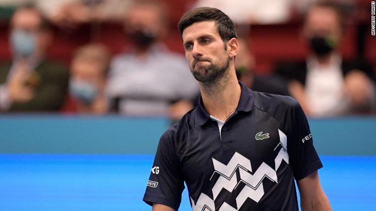 Nuevo giro en caso Djokovic: Su visa australiana vuelve a ser revocada y podría ser deportado
