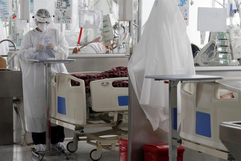 Deltacron: Chipre detectó casos de COVID-19 que combina variantes Delta y Ómicron