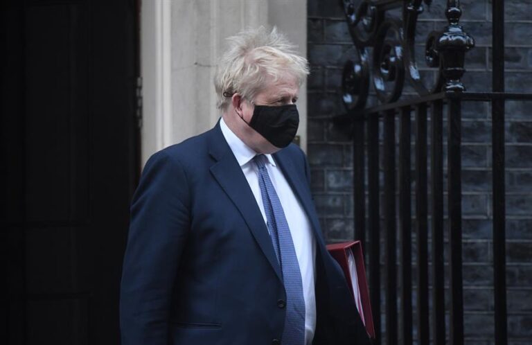 Boris Johnson por situación de Djokovic: 