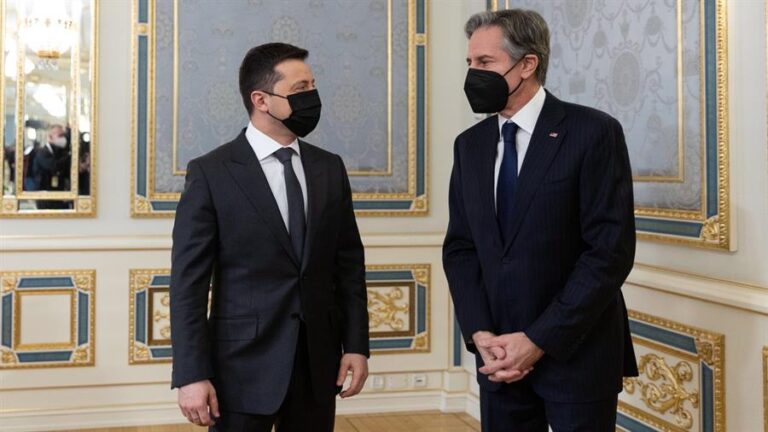 Blinken prometió enviar más ayuda militar a Ucrania ante la avanzada fronteriza de Putin