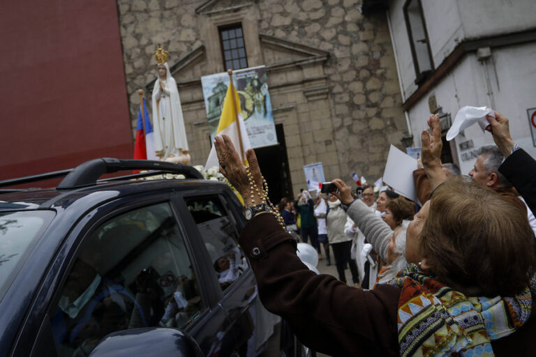 Iniciativa popular sobre libertad religiosa y de conciencia logra las 15 mil firmas y sería discutida en la CC
