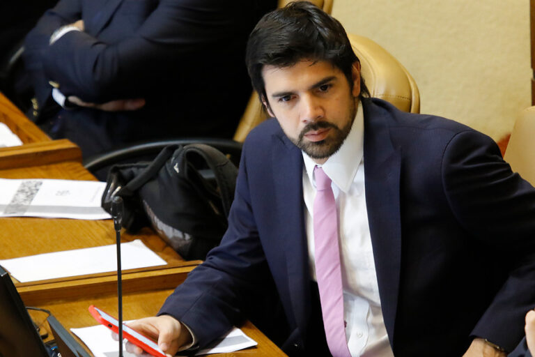 Diputado Lavín ha tenido sólo 7 intervenciones en Sala durante casi 4 años de labor legislativa