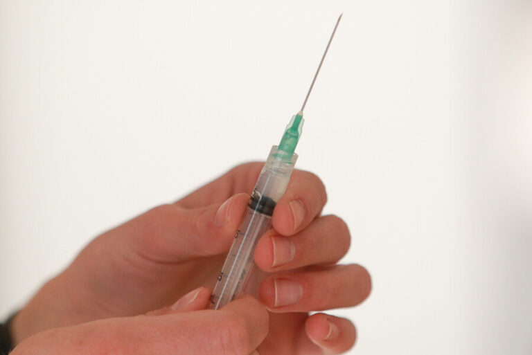 Jefe de Epidemiología del Minsal llama a vacunarse contra la influenza y el COVID-19: 