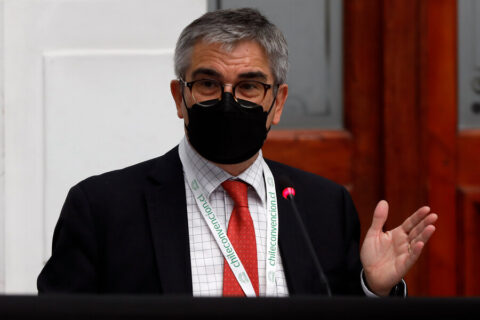 Mario Marcel dio positivo a COVID-19 y no asistirá a la reunión de Boric con su gabinete