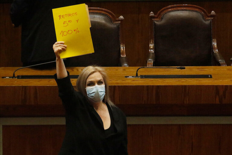 Jiles responde a Boric por descatar nuevos retiros del 10%: 