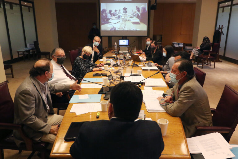 Comisión de Constitución del Senado vota en particular este martes el proyecto de indulto
