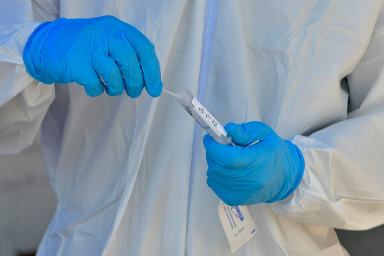 Cifra de muertos aún es baja: Israel registró nuevo récord diario de casos de coronavirus