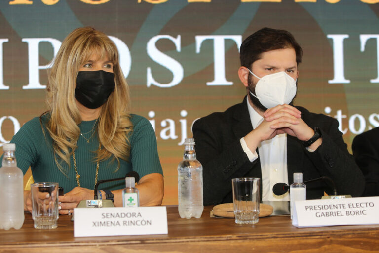 Equipo de Boric se refiere a polémica con Rincón: “Estamos tratando de construir canales para tener mayoría”