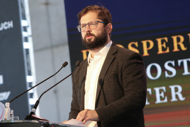 Boric en Enade 2022: “Mis palabras de gradualidad y responsabilidad fiscal no eran un disfraz de campaña”