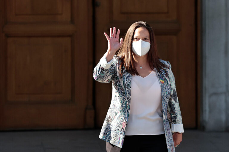 Benado dice que gabinete de Boric sabía del informe de Contraloría: “Fue un error administrativo”