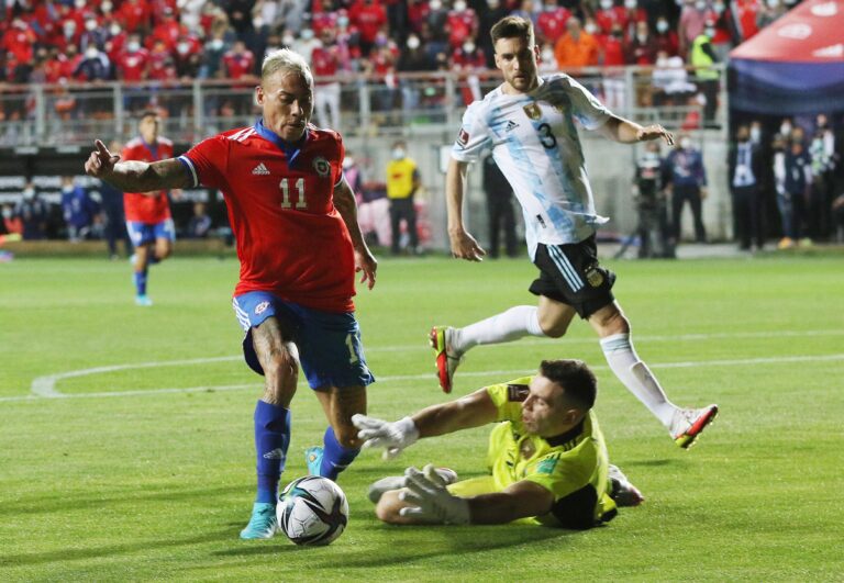 No estará ante Bolivia: Eduardo Vargas es liberado de la Roja por lesión