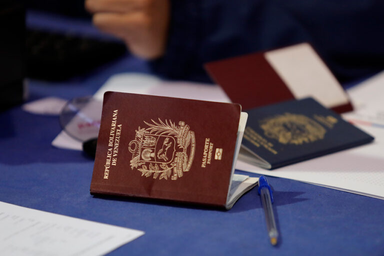 Este viernes finaliza el plazo para que personas inmigrantes regularicen su situación en Chile