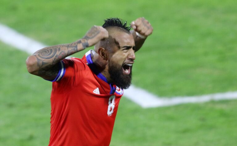 Podrá jugar ante Brasil: FIFA reduce a dos partidos el castigo para Arturo Vidal