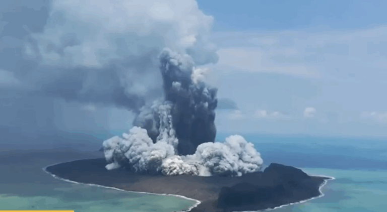 Tras erupción volcánica en Tonga: Reportan llegada de tsunami a las costas de Japón y levantan alertas en EE.UU y Oceanía