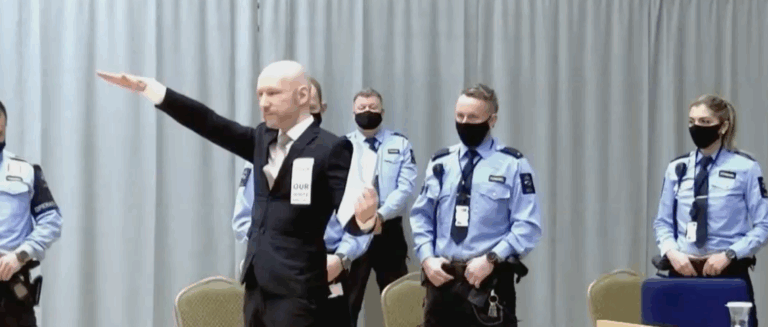 Supremasista autor del peor ataque terrorista de Noruega busca libertad condicional