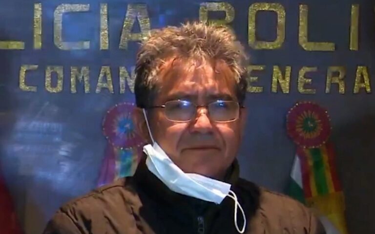 Detienen a ex jefe policial de Bolivia por supuestos vínculos con el narcotráfico