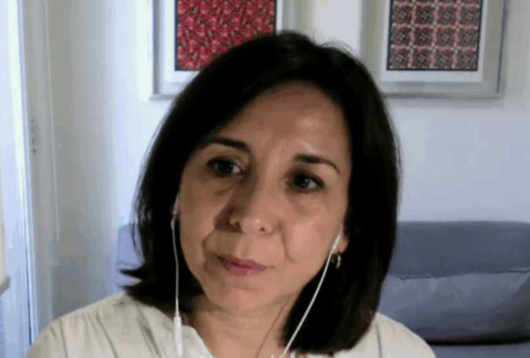 Pamela Figueroa y su libro 
