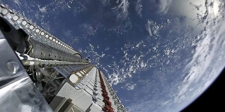 Usuarios reportan el avistamiento de los satélites Starlink de SpaceX en Chile