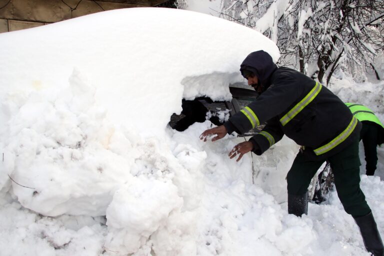 Pakistán: 22 turistas murieron al quedar atrapados en sus autos tras una fuerte nevada