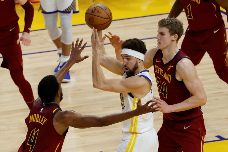 NBA: Klay Thompson volvió a jugar con los Warriors 941 días después de su último partido
