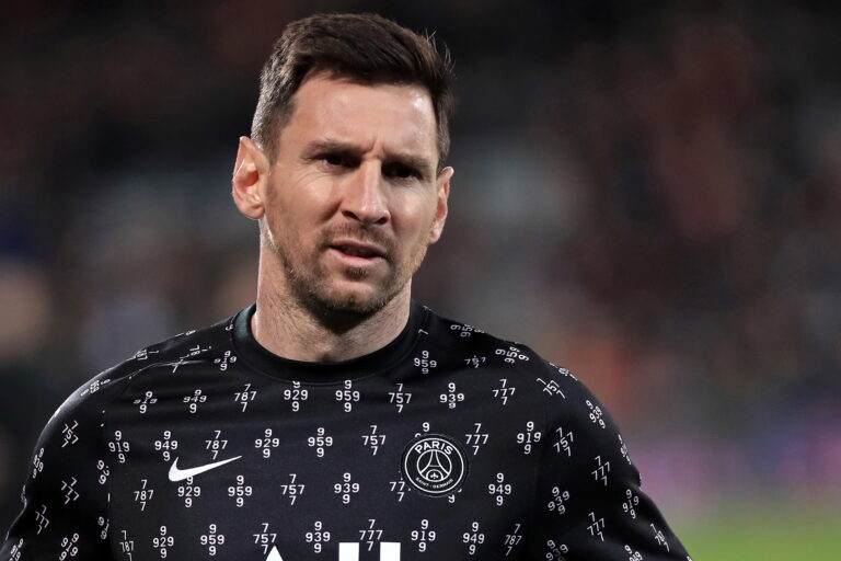 Lionel Messi dio positivo por COVID-19 y permanecerá en Argentina hasta ser diagnosticado negativo