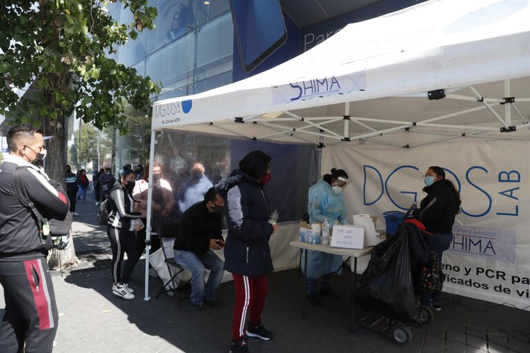 México confirma sus tres primeros casos de Flurona, la coinfección de COVID-19 e influenza