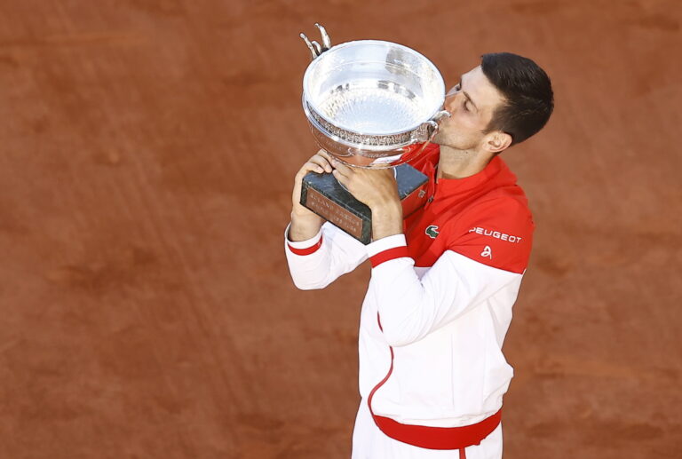 Gobierno francés rectifica y no permitirá que Novak Djokovic participe en Roland Garros