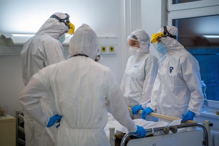 Experto de la OMS aseguró que Flurona no aumenta el riesgo de que el coronavirus evolucione a variantes más peligrosas