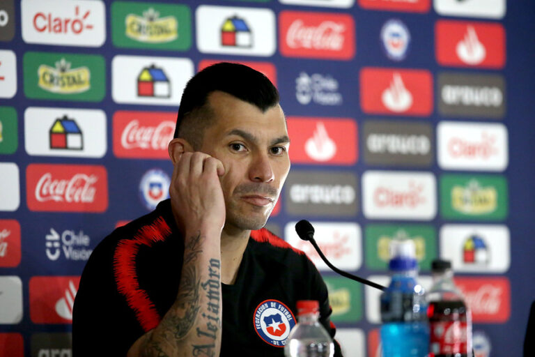 Gary Medel dejó atrás el COVID-19: Se reintegró a la práctica del Bologna y podría jugar en la fecha clasificatoria con La Roja