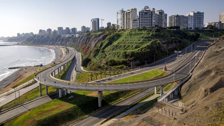 Perú registró la inflación más alta de los últimos 13 años con 6,43% en 2021