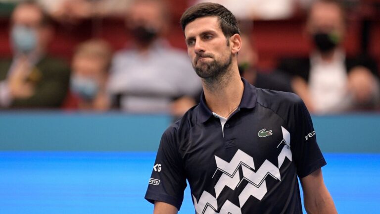 Novak Djokovic quedó detenido en Australia a la espera de una audiencia por la visa