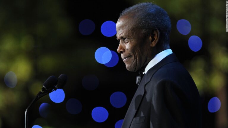 Muere Sidney Poitier, estrella de Hollywood, activista y primer afroamericano en ganar un Oscar