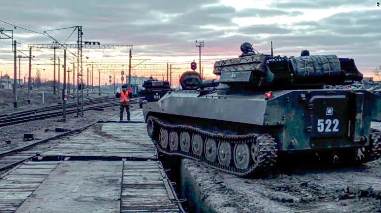 Rusia dice que retirará algunas tropas tras maniobras en frontera de Ucrania