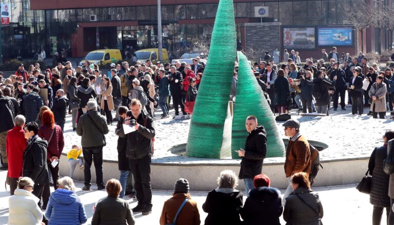 Bosnia protesta en contra de la invasión rusa a Ucrania aludiendo a su propio conflicto bélico