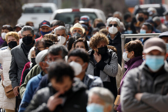 Ipsos: 63% de los chilenos cree que se debería decretar cuarentena para frenar el avance de Ómicron