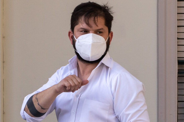 Gabriel Boric se iría de vacaciones este fin de semana al archipiélago de Juan Fernández