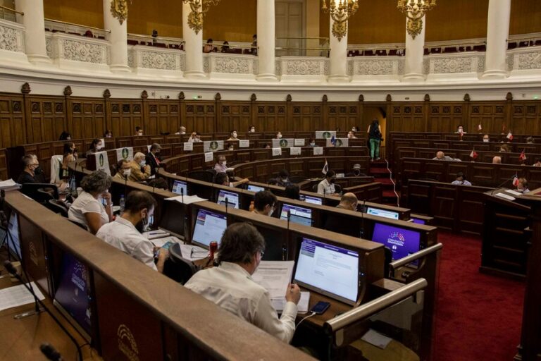 Convención Constitucional: Pleno aprobó los primeros 5 artículos que pasarán al borrador de la nueva Constitución