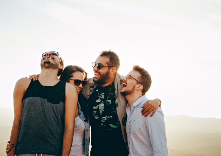 ¿Sigues soltero? Estudio afirma que las personas sin parejas son igual de felices que los casados