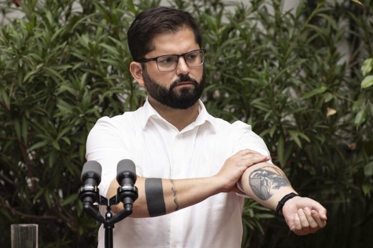 Boric insta a Bolivia a retomar las relaciones diplomáticas, pero advierte que 