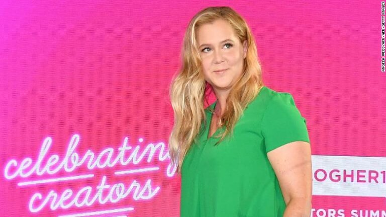 Amy Schumer quiere que el presidente de Ucrania esté presente en los premios Oscar