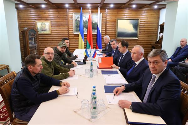 Tercera ronda de negociaciones entre Rusia y Ucrania acaba con pequeños avances