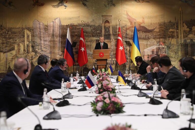 Comienzan las negociaciones entre Rusia y Ucrania en Estambul