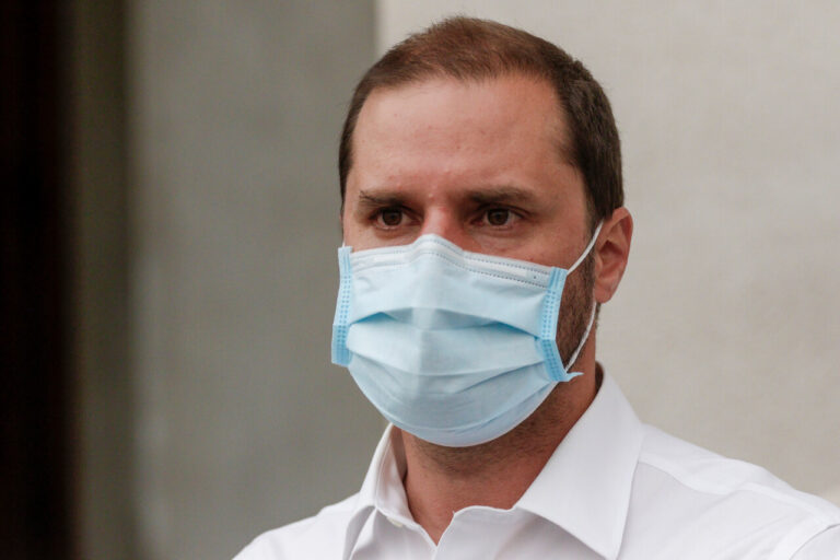 Bellolio criticó el retiro de querellas: 