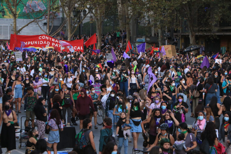 Parlamentarias anuncian proyecto para declarar feriado en Chile el Día Internacional de la Mujer
