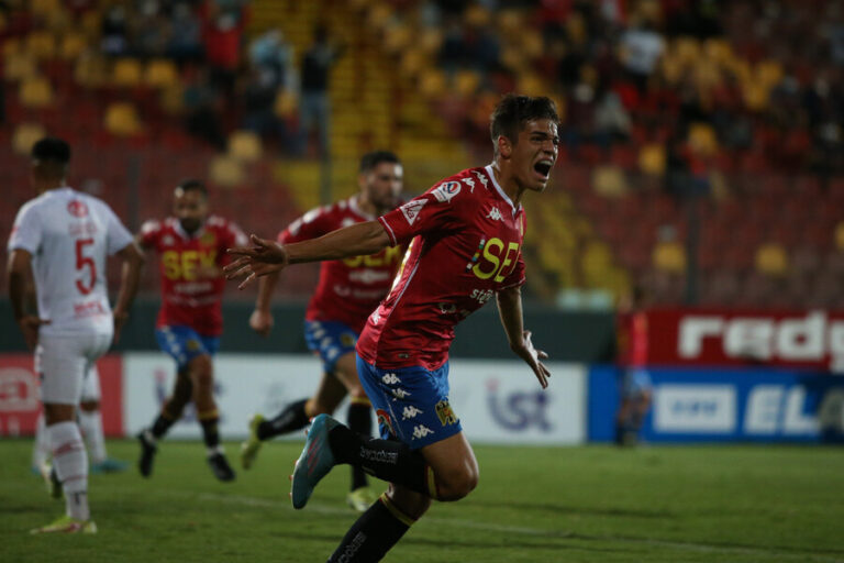 Ñublense cayó ante Unión Española y perdió el invicto y la opción de recuperar el liderato
