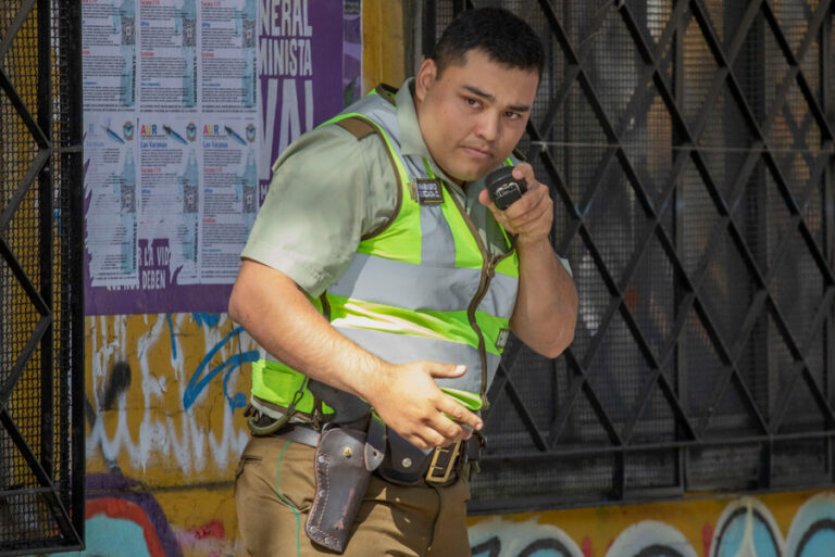 Habla el carabinero que disparó en marcha Confech: “Pensé que iba a perder la vida (...) no quise hacerle daño a nadie”