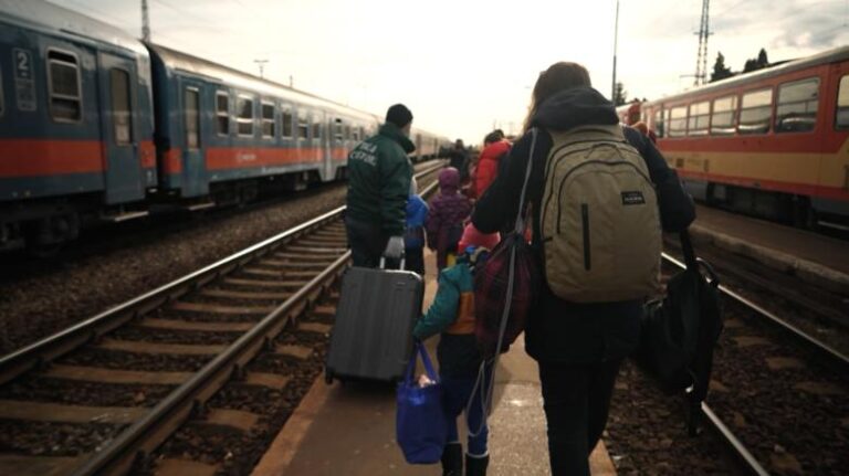 ONU: Un millón de personas huyó de Ucrania durante la primera semana de invasión rusa