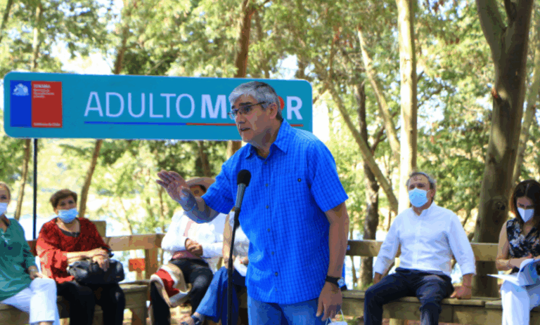 El ex árbitro Carlos Chandía retomará oficialmente sus funciones como alcalde la próxima semana