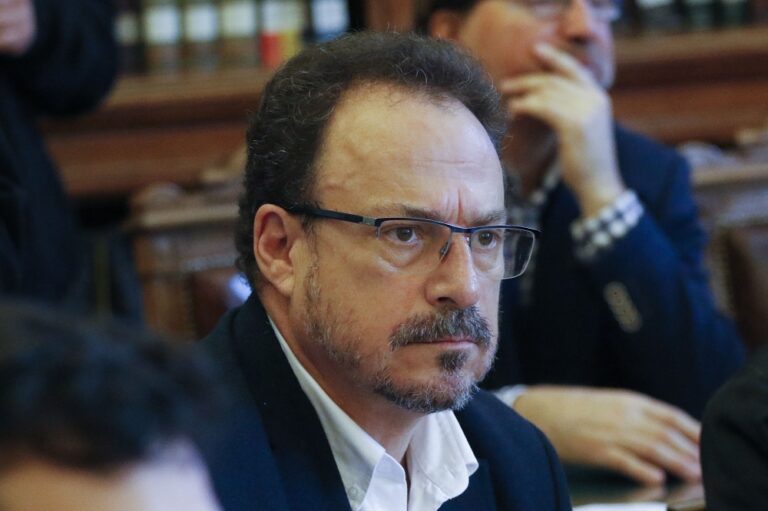 Ex ministro De la Fuente encabezará transición de cargos tras acuerdo entre ambas administraciones