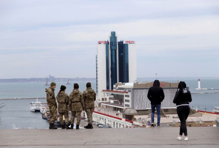 Presidente de Ucrania advirtió que Rusia se estaría preparando para bombardear la ciudad de Odesa